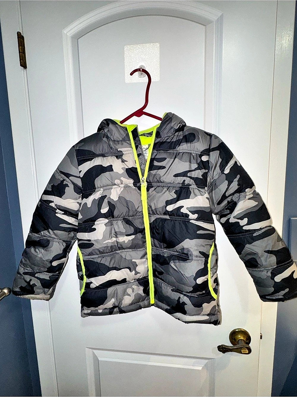 Faded Glory Classic Camo Puffer Jacket Boys 6 Gray & Black